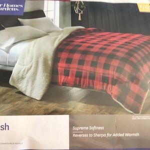 Comforter supreme softness